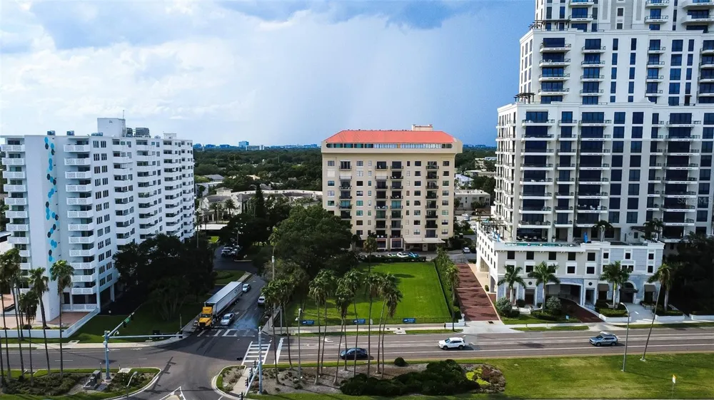 2109 BAYSHORE BOULEVARD #303 Tampa, FL 33606