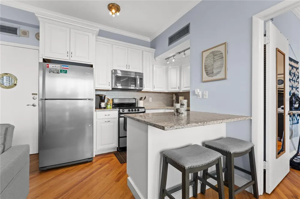 2109 BAYSHORE BOULEVARD #303 Tampa, FL 33606
