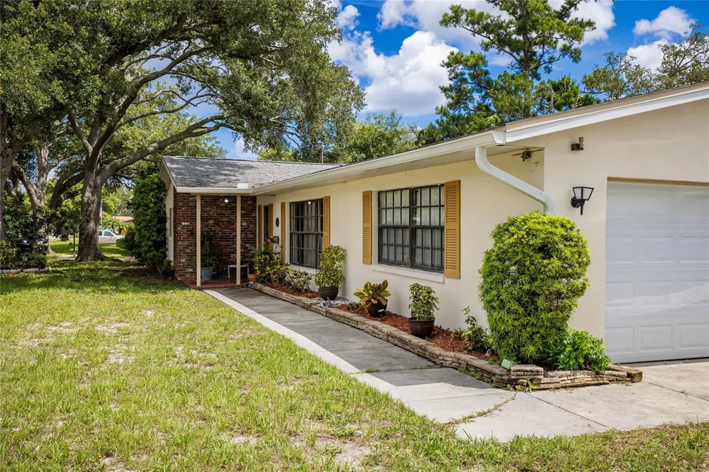 1901 STANCEL DRIVE Clearwater, FL 33764