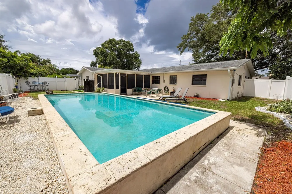 1901 STANCEL DRIVE Clearwater, FL 33764