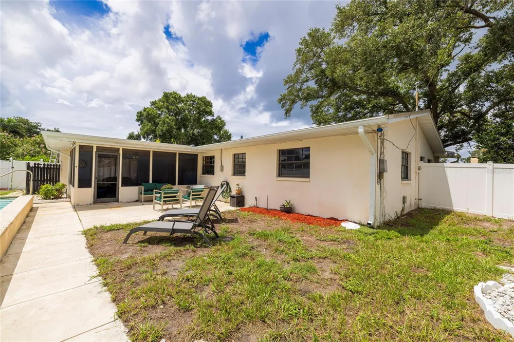 1901 STANCEL DRIVE Clearwater, FL 33764