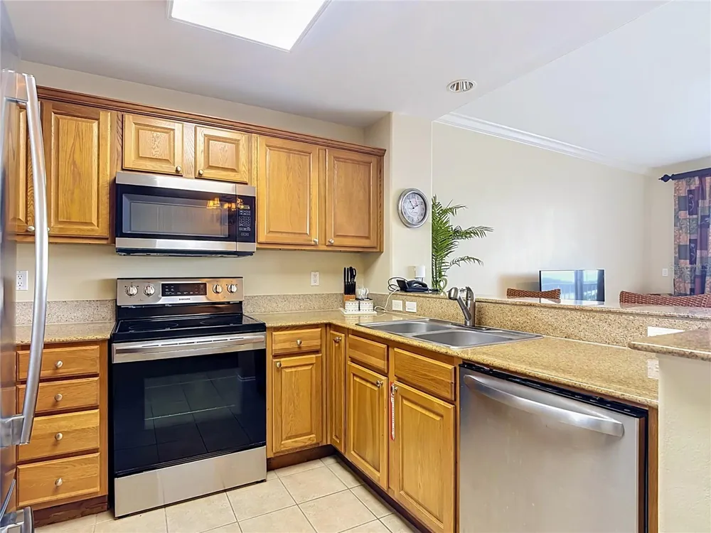 13427 BLUE HERON BEACH DRIVE #402 Orlando, FL 32821