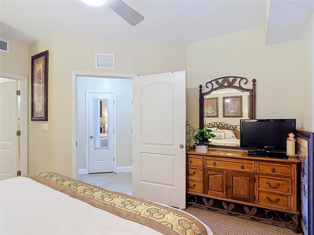 13427 BLUE HERON BEACH DRIVE #402 Orlando, FL 32821