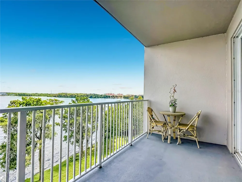 13427 BLUE HERON BEACH DRIVE #402 Orlando, FL 32821