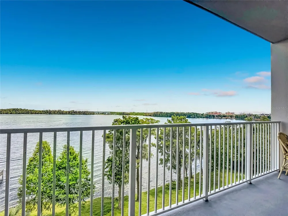 13427 BLUE HERON BEACH DRIVE #402 Orlando, FL 32821
