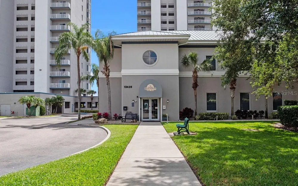 13427 BLUE HERON BEACH DRIVE #402 Orlando, FL 32821
