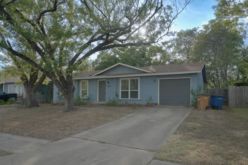 7100 Barnsdale Way Austin, TX 78745