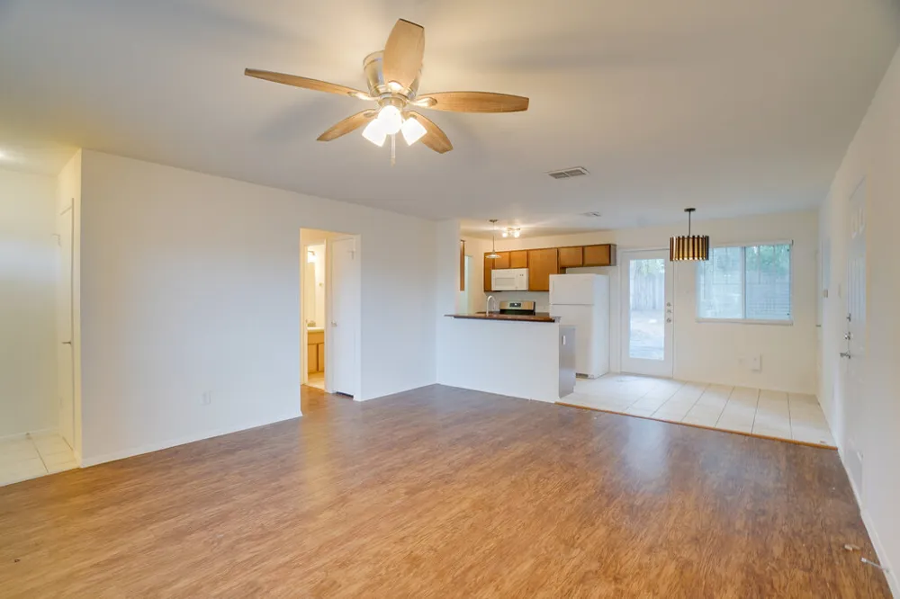 7100 Barnsdale Way Austin, TX 78745