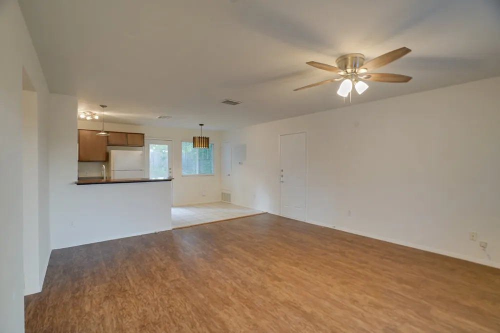 7100 Barnsdale Way Austin, TX 78745