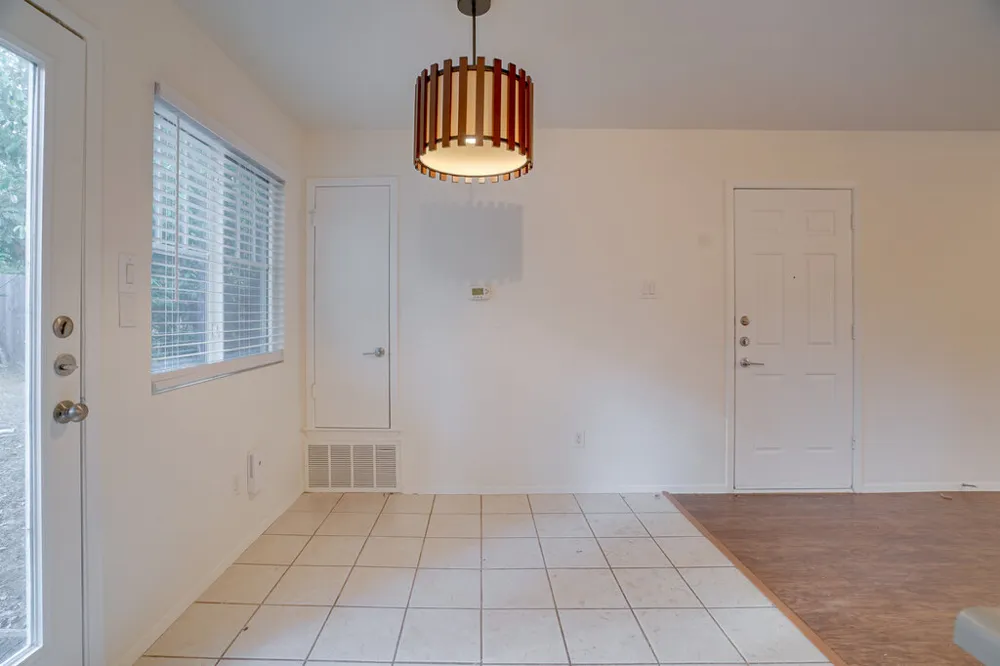 7100 Barnsdale Way Austin, TX 78745