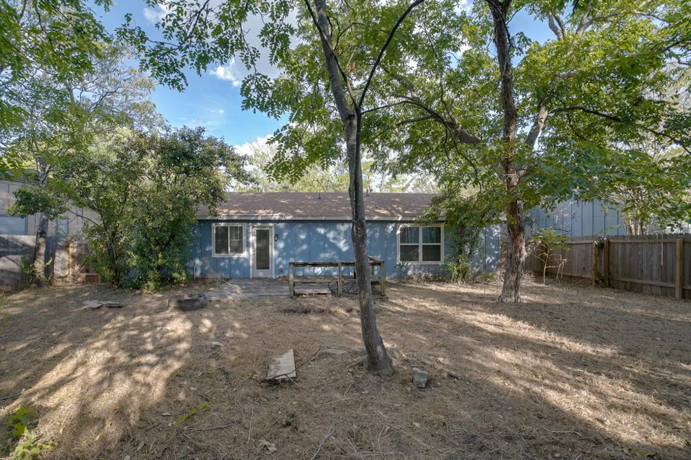 7100 Barnsdale Way Austin, TX 78745