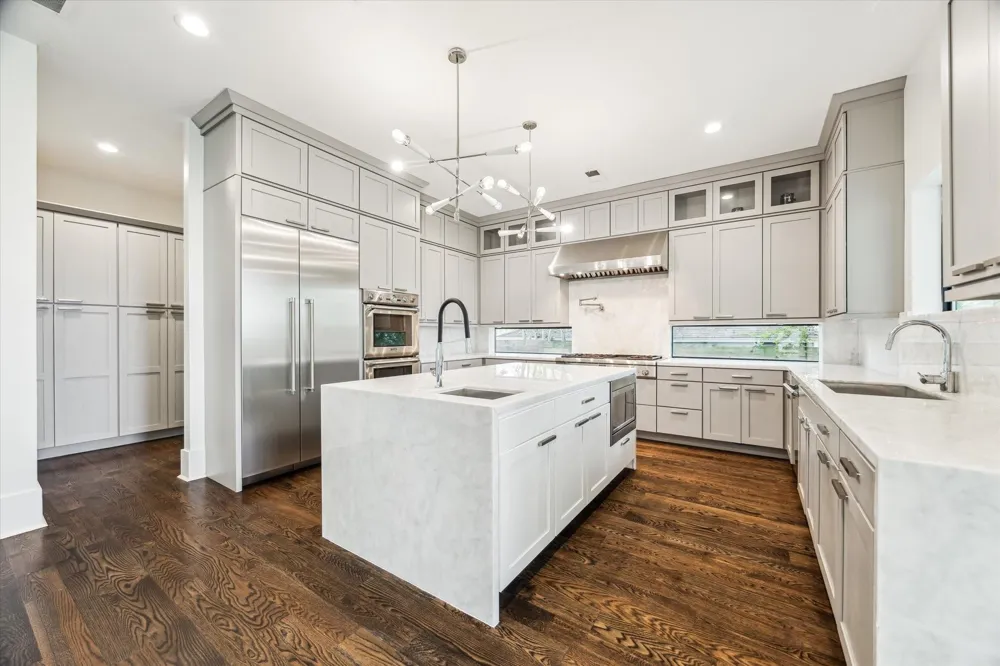 1010 Waltway Drive Houston, TX 77008