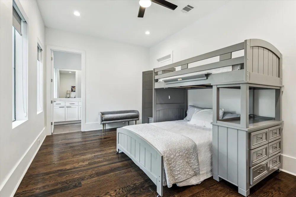 1010 Waltway Drive Houston, TX 77008