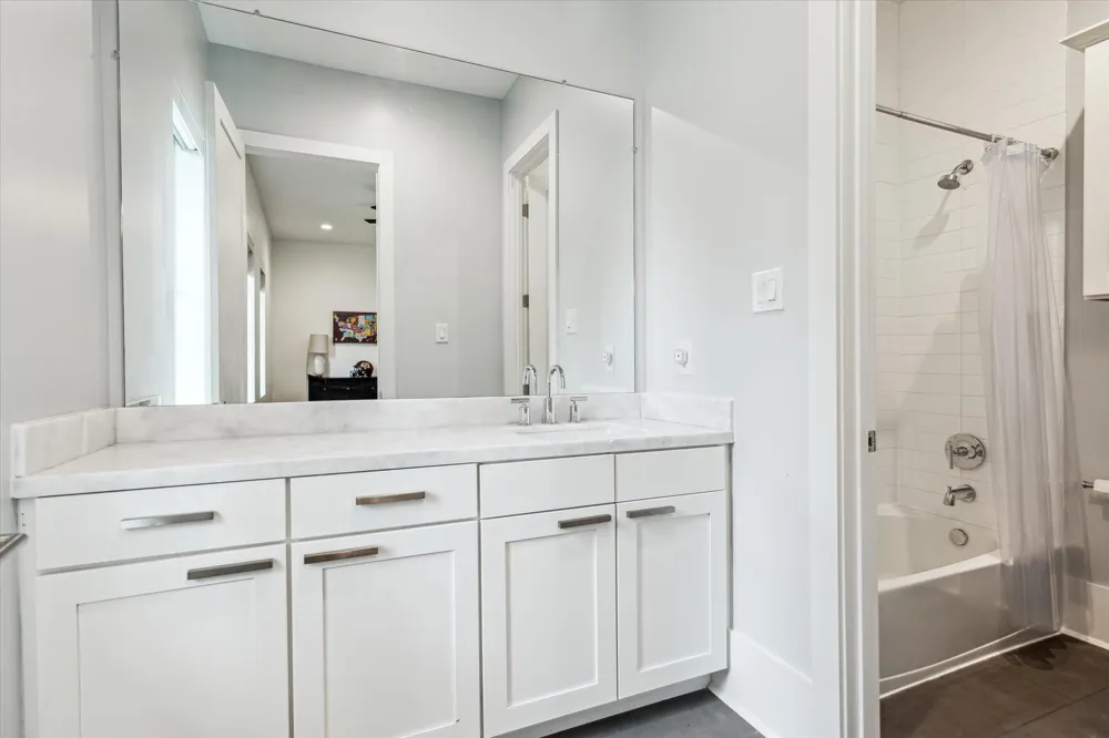 1010 Waltway Drive Houston, TX 77008