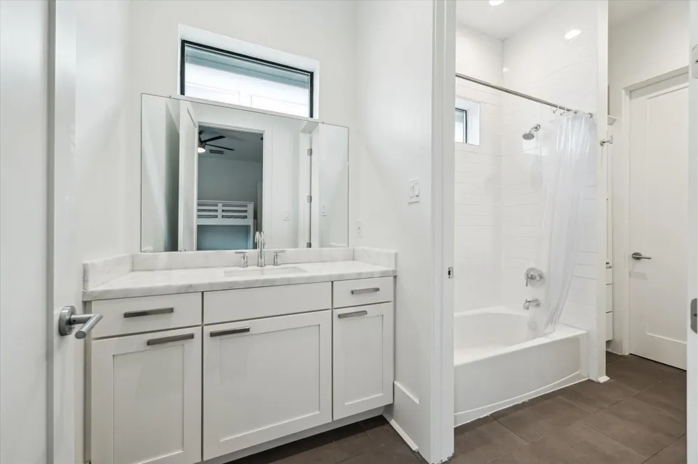 1010 Waltway Drive Houston, TX 77008