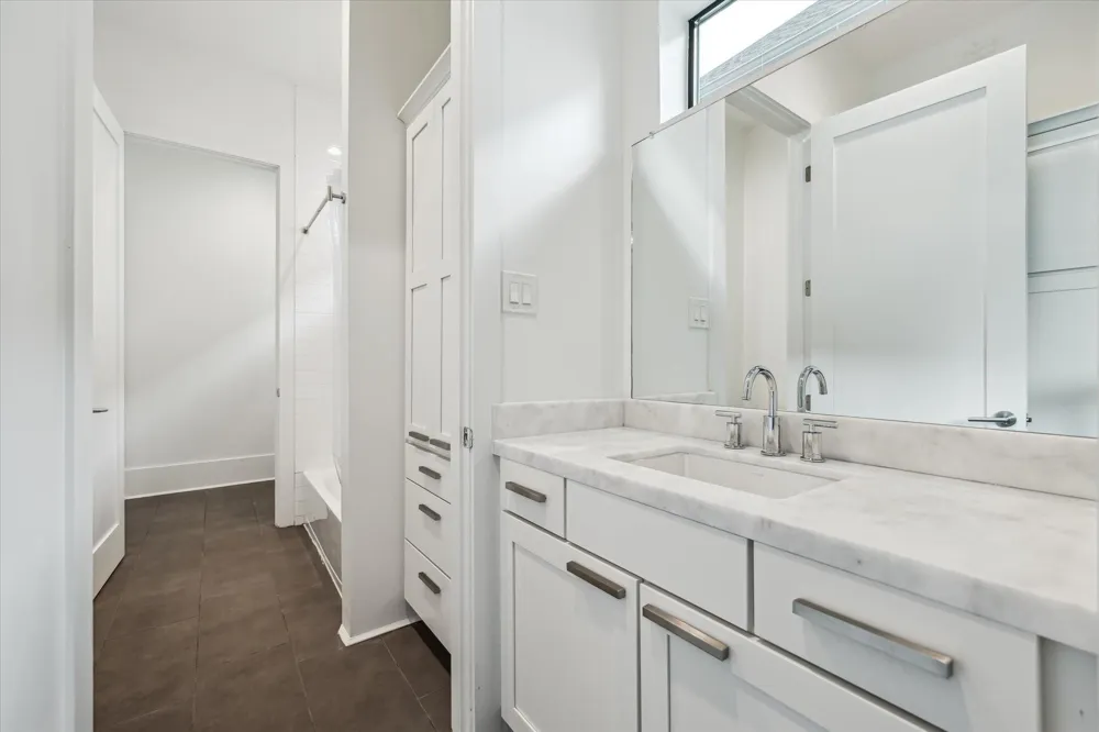 1010 Waltway Drive Houston, TX 77008