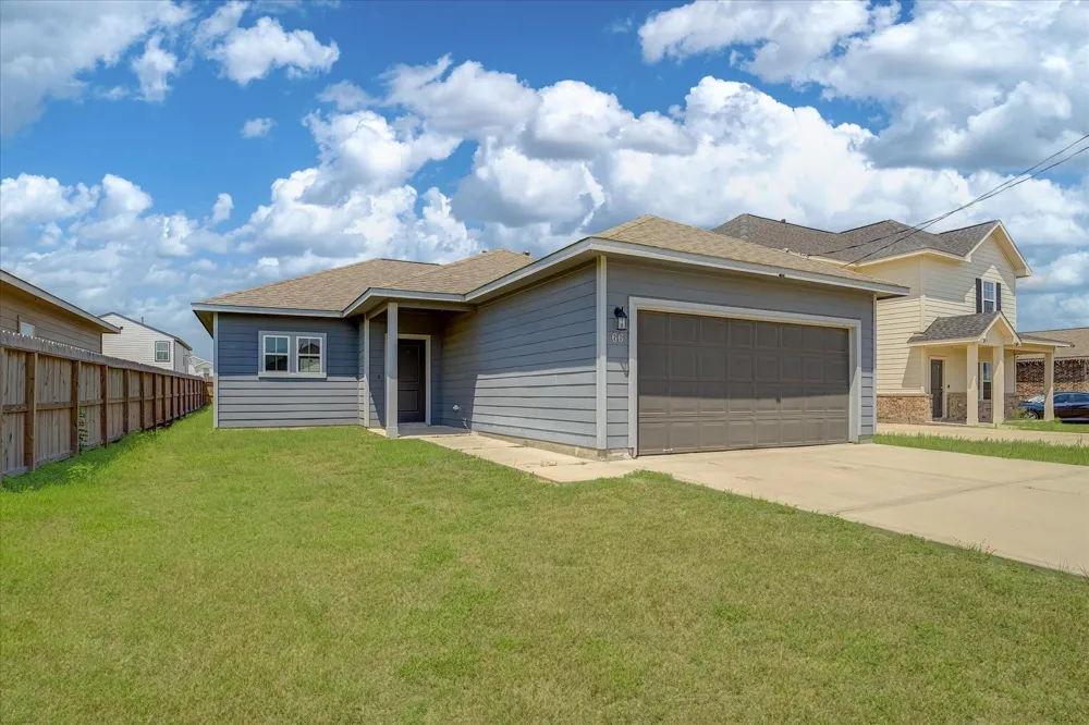 66 County Road 5102c Cleveland, TX 77327