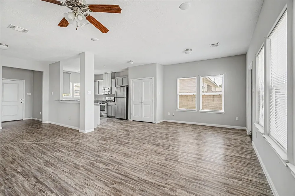 66 County Road 5102c Cleveland, TX 77327