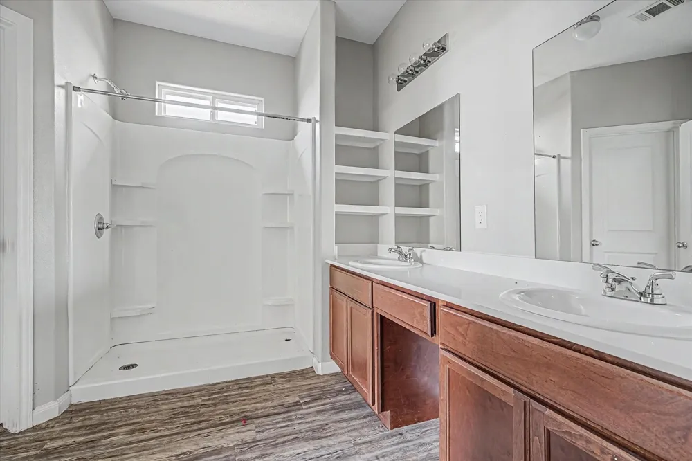 66 County Road 5102c Cleveland, TX 77327