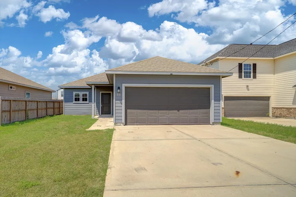 66 County Road 5102c Cleveland, TX 77327
