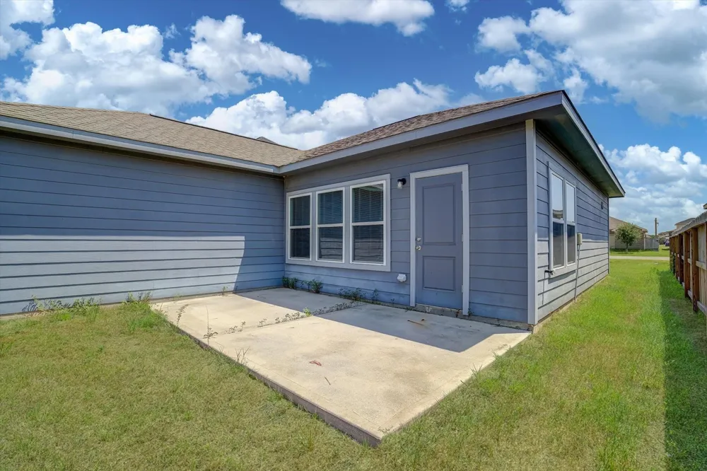 66 County Road 5102c Cleveland, TX 77327