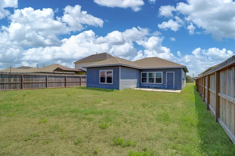 66 County Road 5102c Cleveland, TX 77327