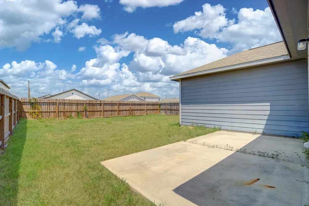 66 County Road 5102c Cleveland, TX 77327