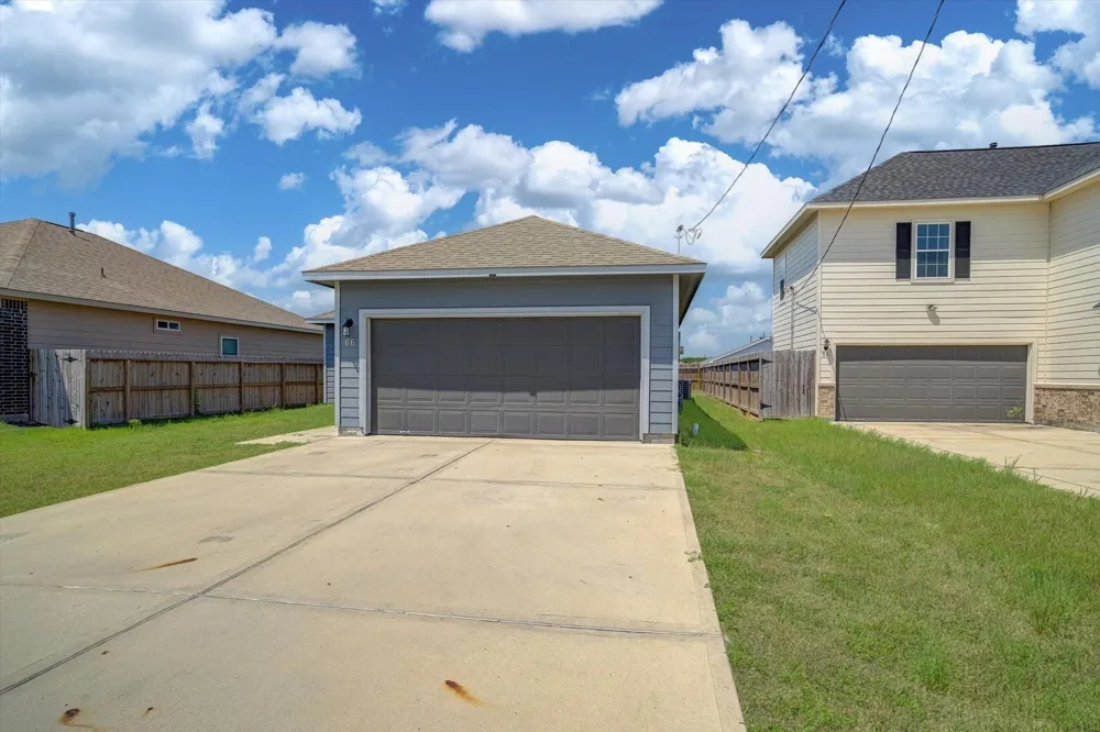 66 County Road 5102c Cleveland, TX 77327