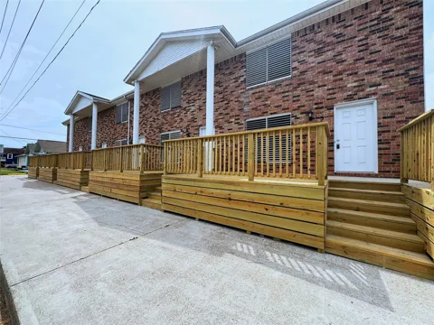 711 7th Street #2