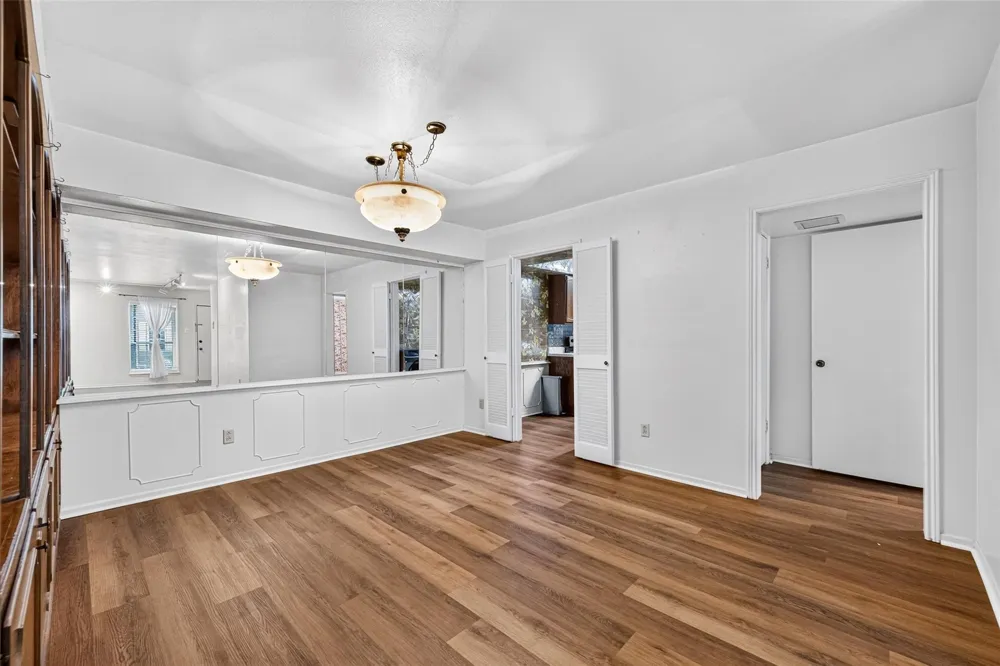 359 Post Oak Lane #122 Houston, TX 77024