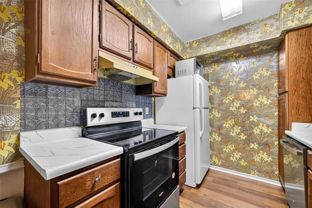 359 Post Oak Lane #122 Houston, TX 77024