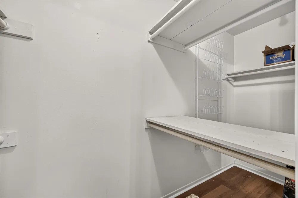359 Post Oak Lane #122 Houston, TX 77024