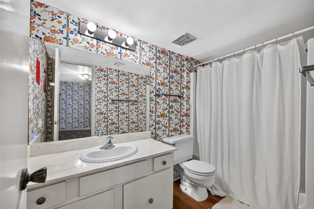 359 Post Oak Lane #122 Houston, TX 77024