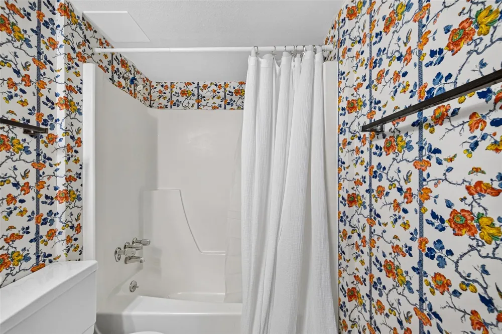 359 Post Oak Lane #122 Houston, TX 77024