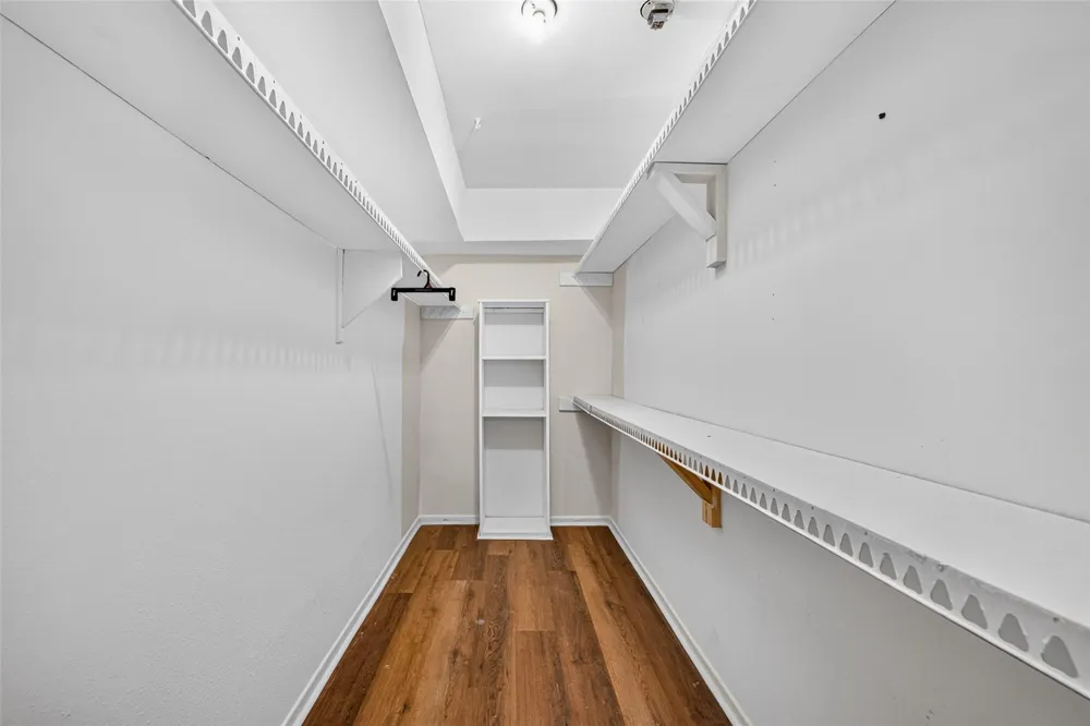 359 Post Oak Lane #122 Houston, TX 77024