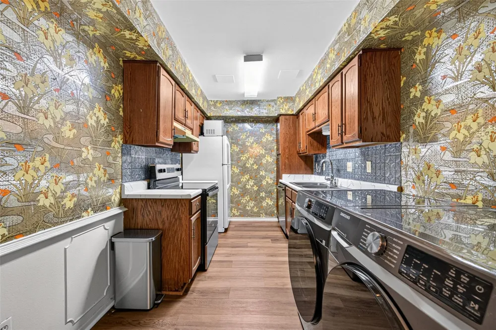 359 Post Oak Lane #122 Houston, TX 77024