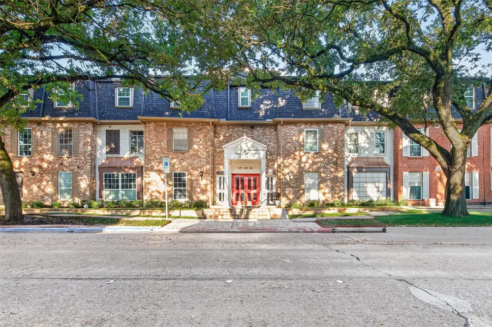 359 Post Oak Lane #122 Houston, TX 77024