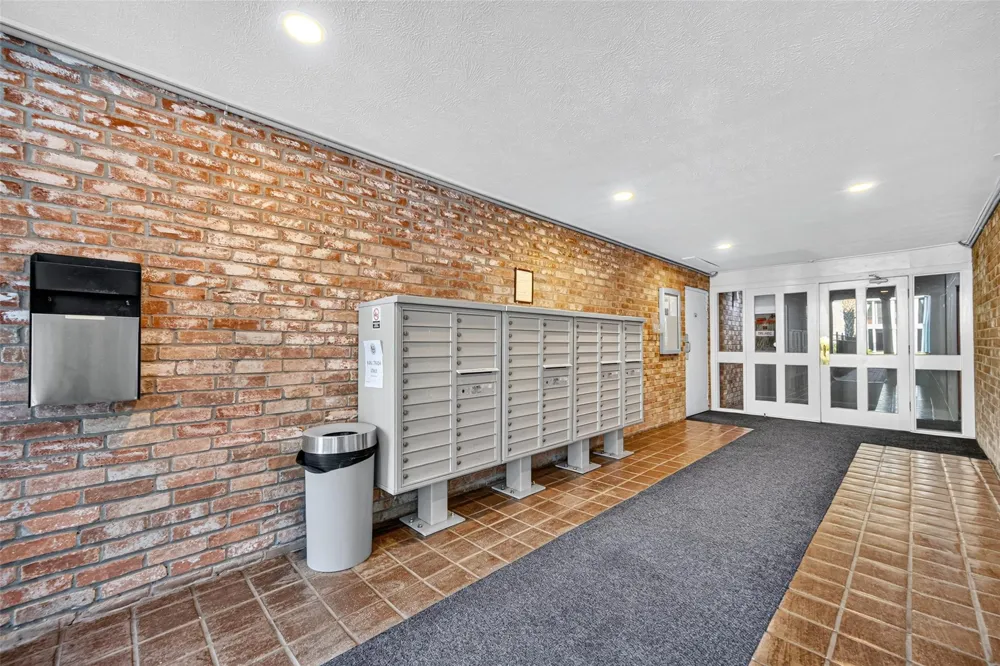 359 Post Oak Lane #122 Houston, TX 77024