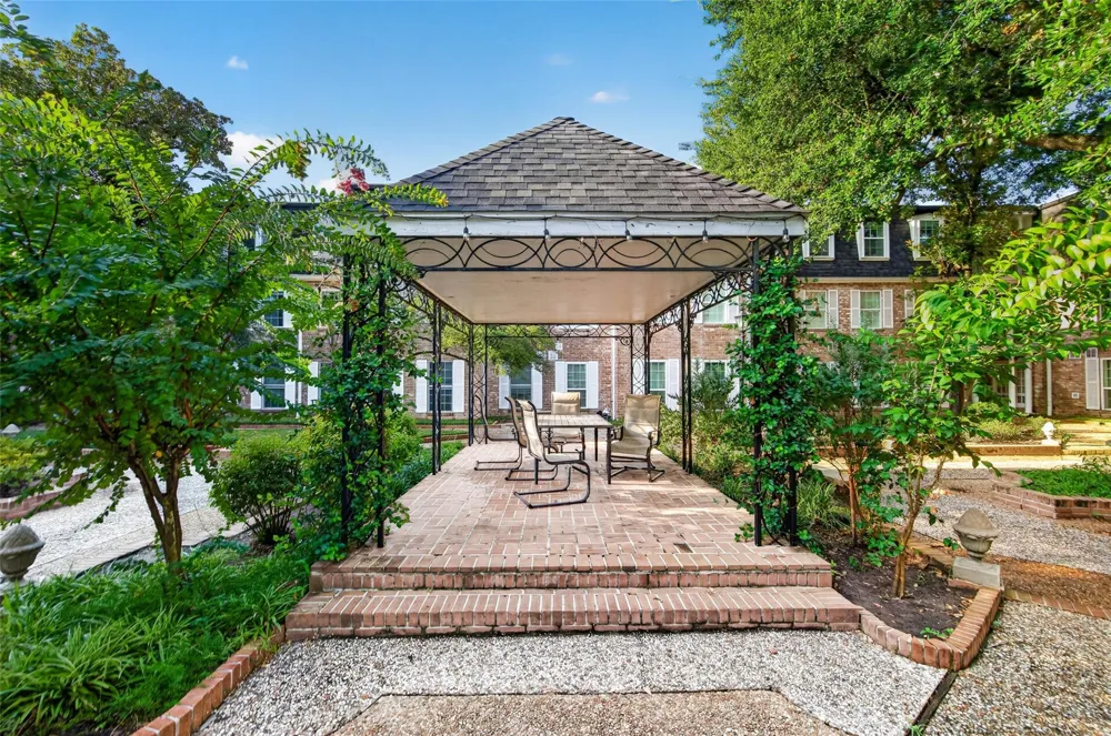 359 Post Oak Lane #122 Houston, TX 77024