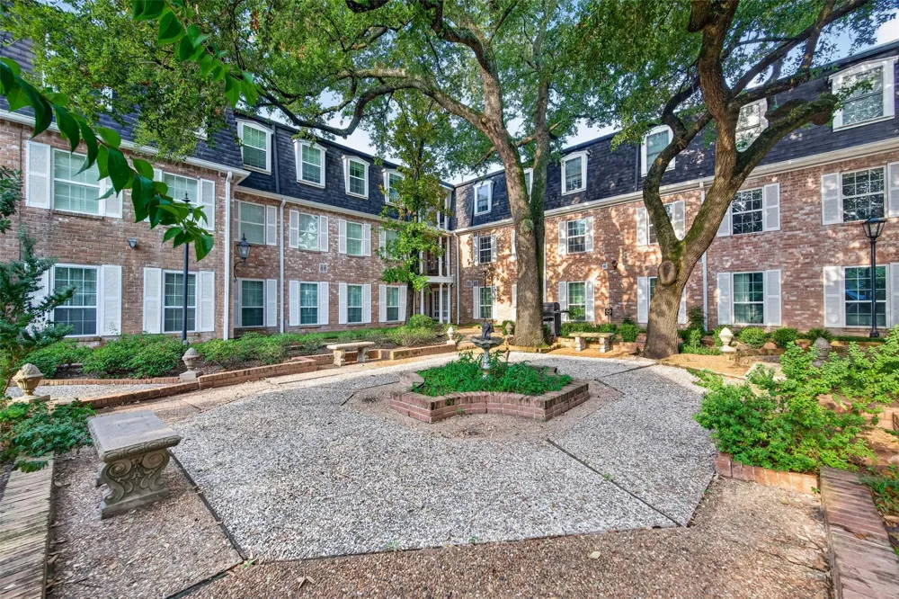 359 Post Oak Lane #122 Houston, TX 77024