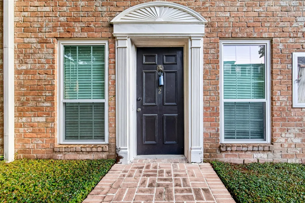 359 Post Oak Lane #122 Houston, TX 77024