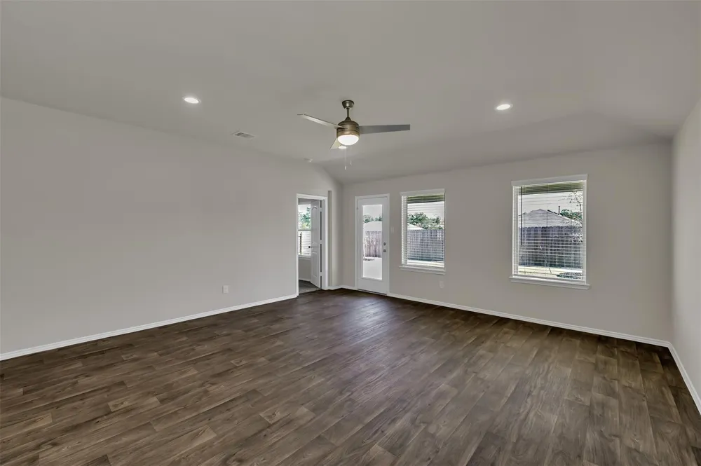 6212 Hendricks Harbor Drive Conroe, TX 77304