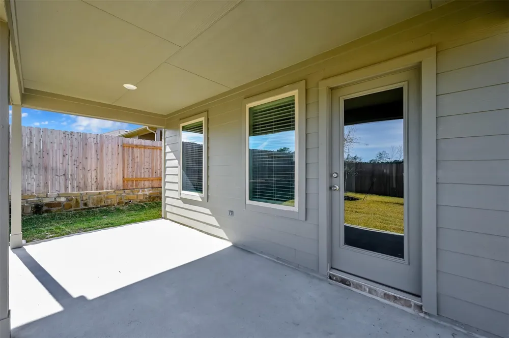 6212 Hendricks Harbor Drive Conroe, TX 77304