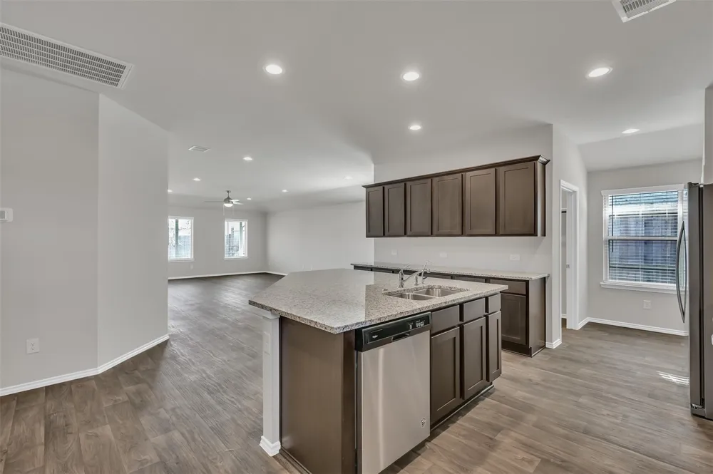 6212 Hendricks Harbor Drive Conroe, TX 77304