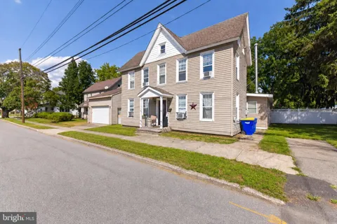 216 WEINER AVENUE