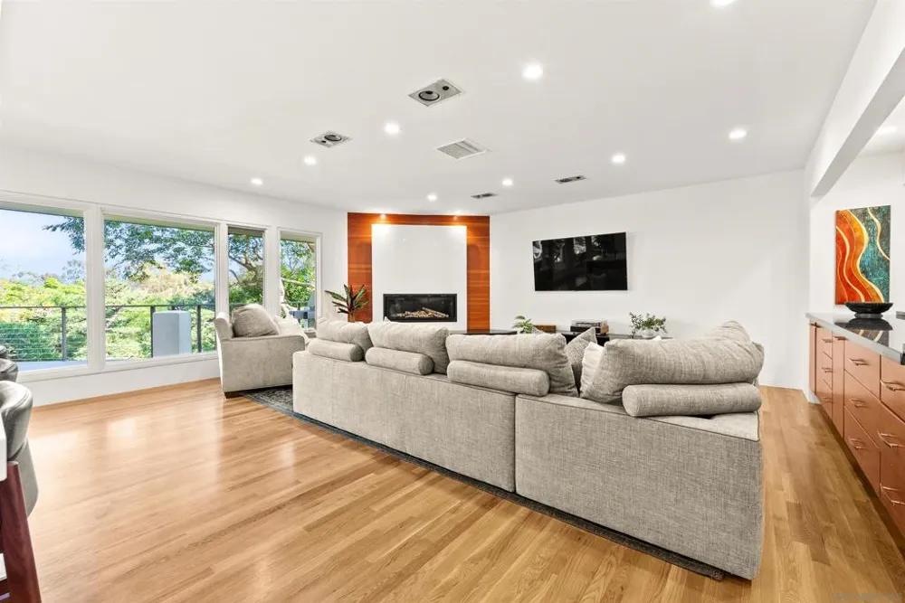 5491 Calzada del Bosque Rancho Santa Fe, CA 92067