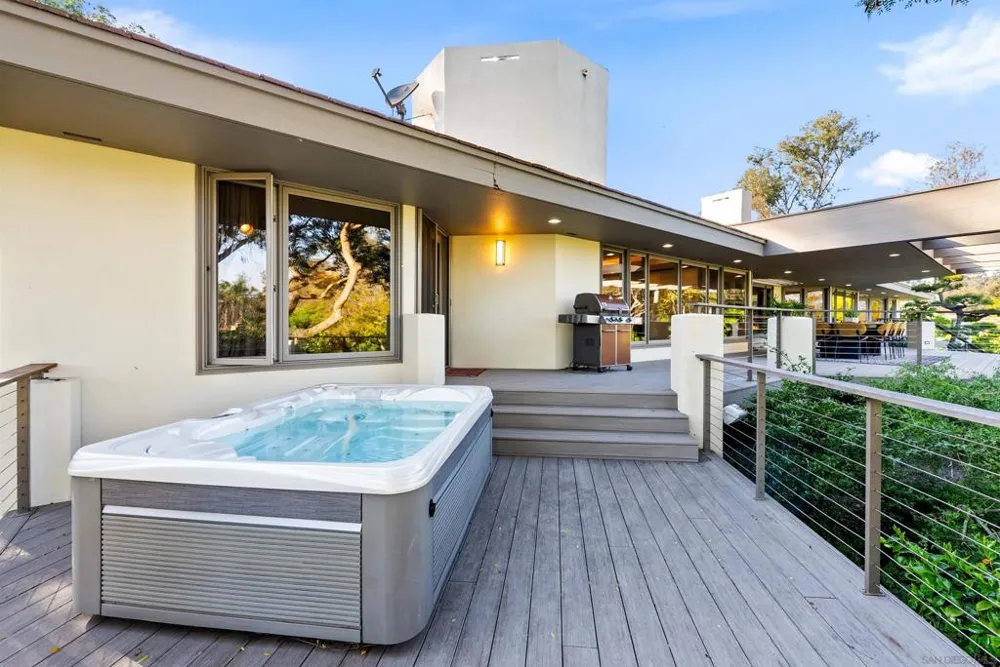 5491 Calzada del Bosque Rancho Santa Fe, CA 92067