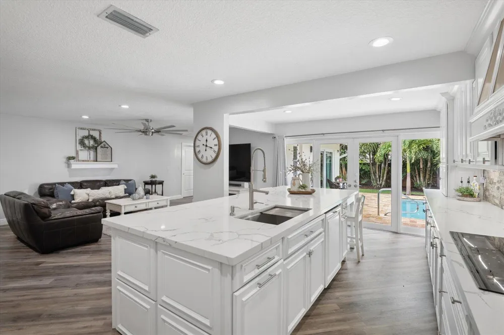 2740 NW 106th Avenue Coral Springs, FL 33065