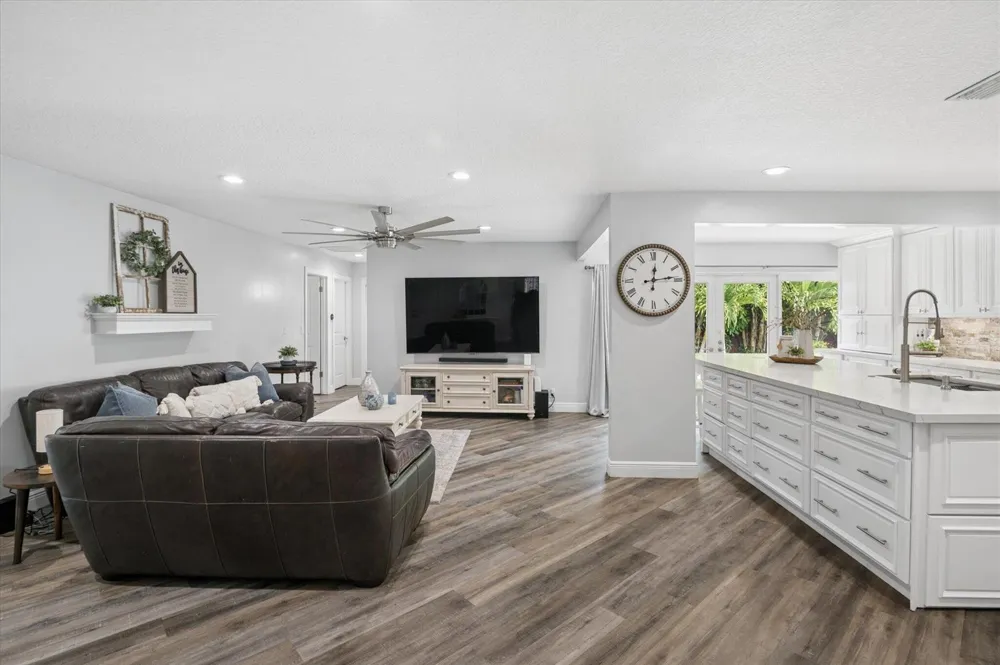 2740 NW 106th Avenue Coral Springs, FL 33065