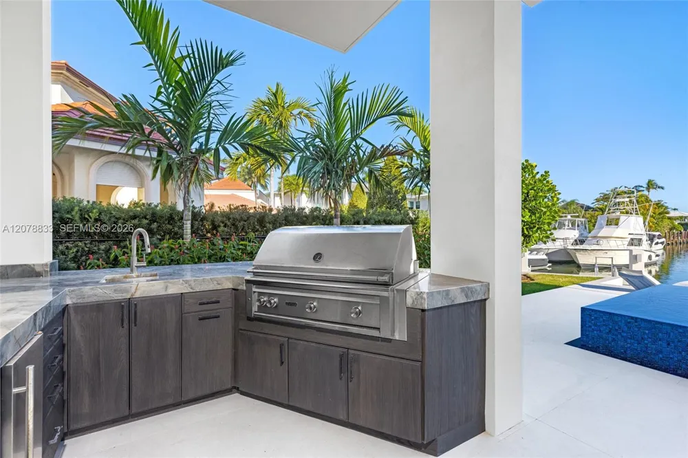 51 Isla Bahia Dr Fort Lauderdale, FL 33316